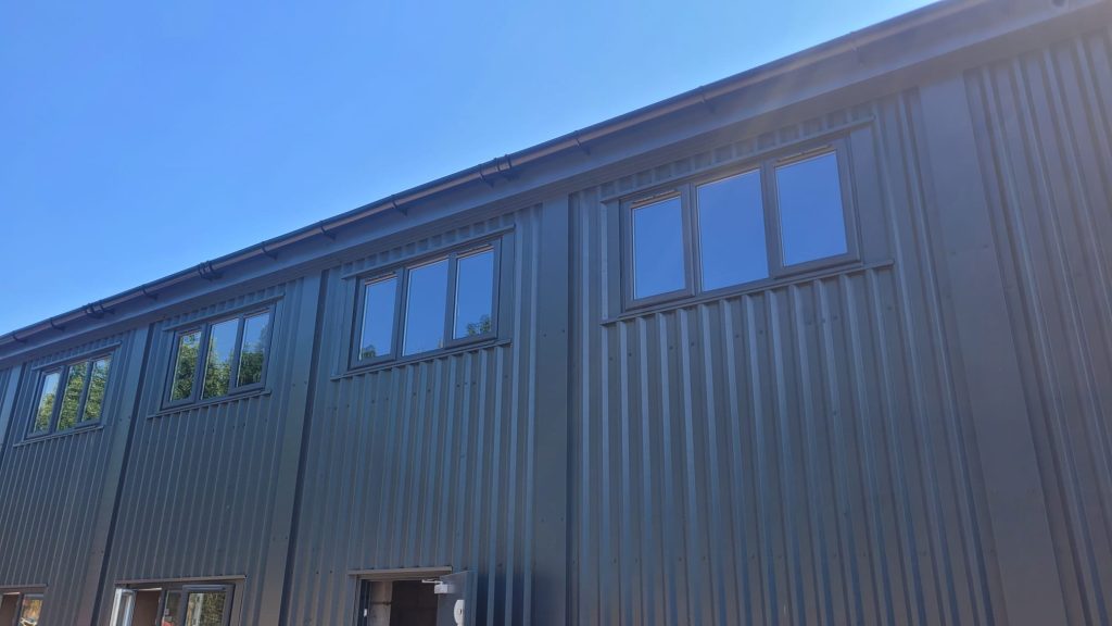 External high level office windows in fully relocatable steel building for D E O'Reilly in Aldridge.